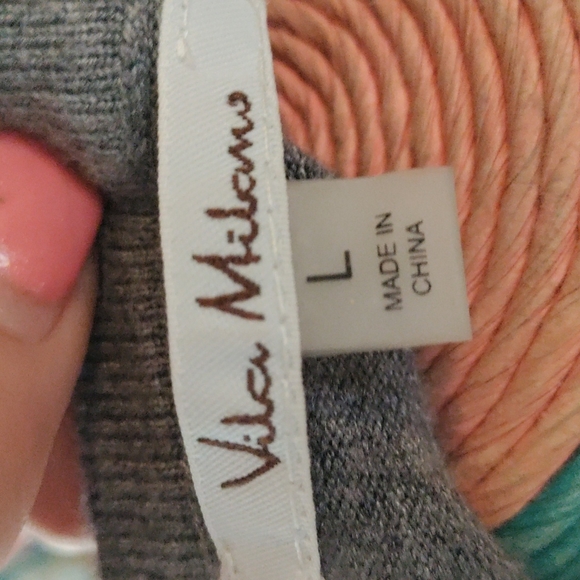 Ladies large gray super soft sweater with bling - Picture 6 of 7